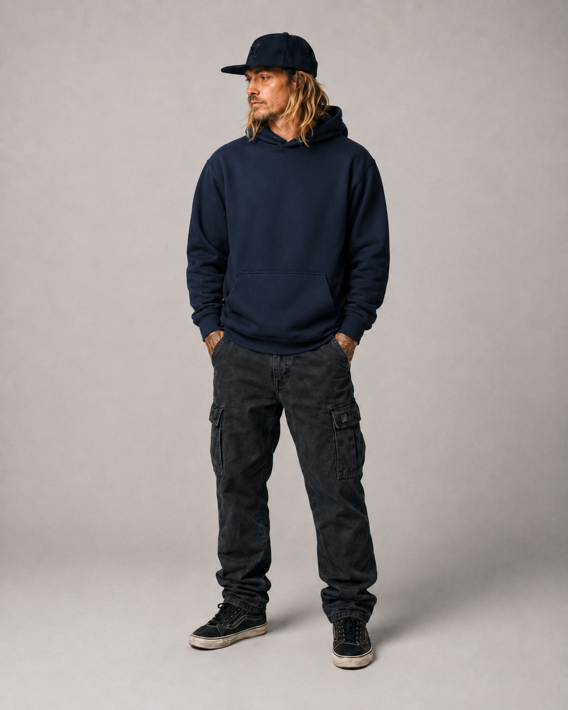 Color: Navy Blazer | Calm hoodie back Model 2